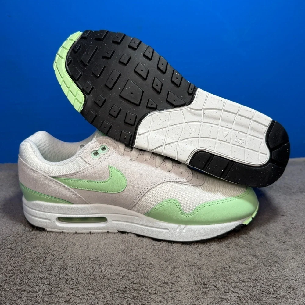 Nike air max 1 Essential vapor green Brand new